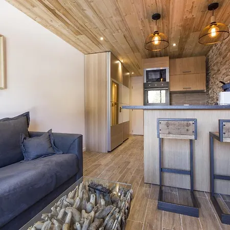 Hotel apartamentowy Le Domaine Du Jardin Alpin - 1850 Courchevel